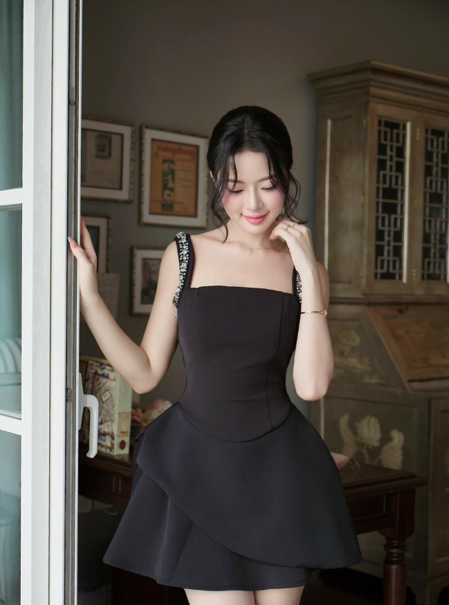 Black A Line Spaghetti Straps Rhinestone Satin Short Homecoming Dress Cocktail Dress DP3944