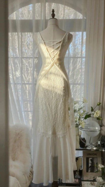 Clean and Elegant White V-Neck Lace Beaded Mermaid Long Prom Dress DP5750