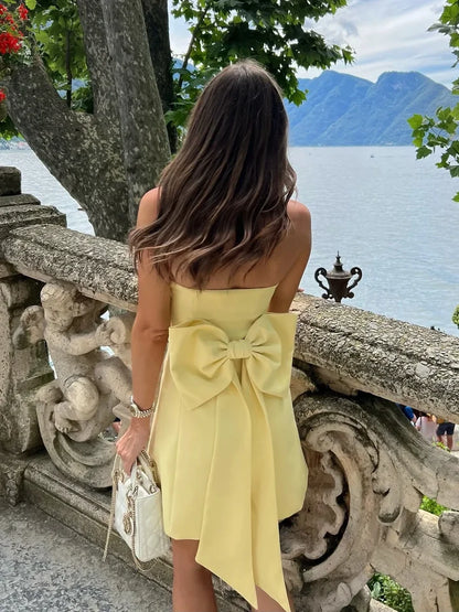 Pretty Sheath Strapless Yellow Satin Short Homecoming Dress with Bowknot DP7213