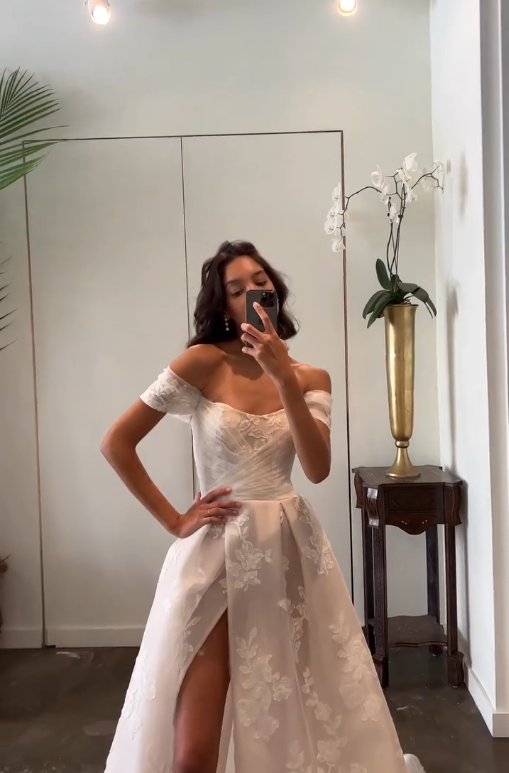 Pretty Ball Gown Off the Shoulder White Appliques Organza Long Wedding Dress with Slit DP4329