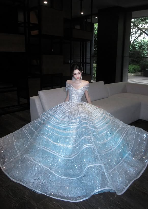 Shiny Ball Gown Off the Shoulder Silver Sequin Tulle Prom Dress DP4294