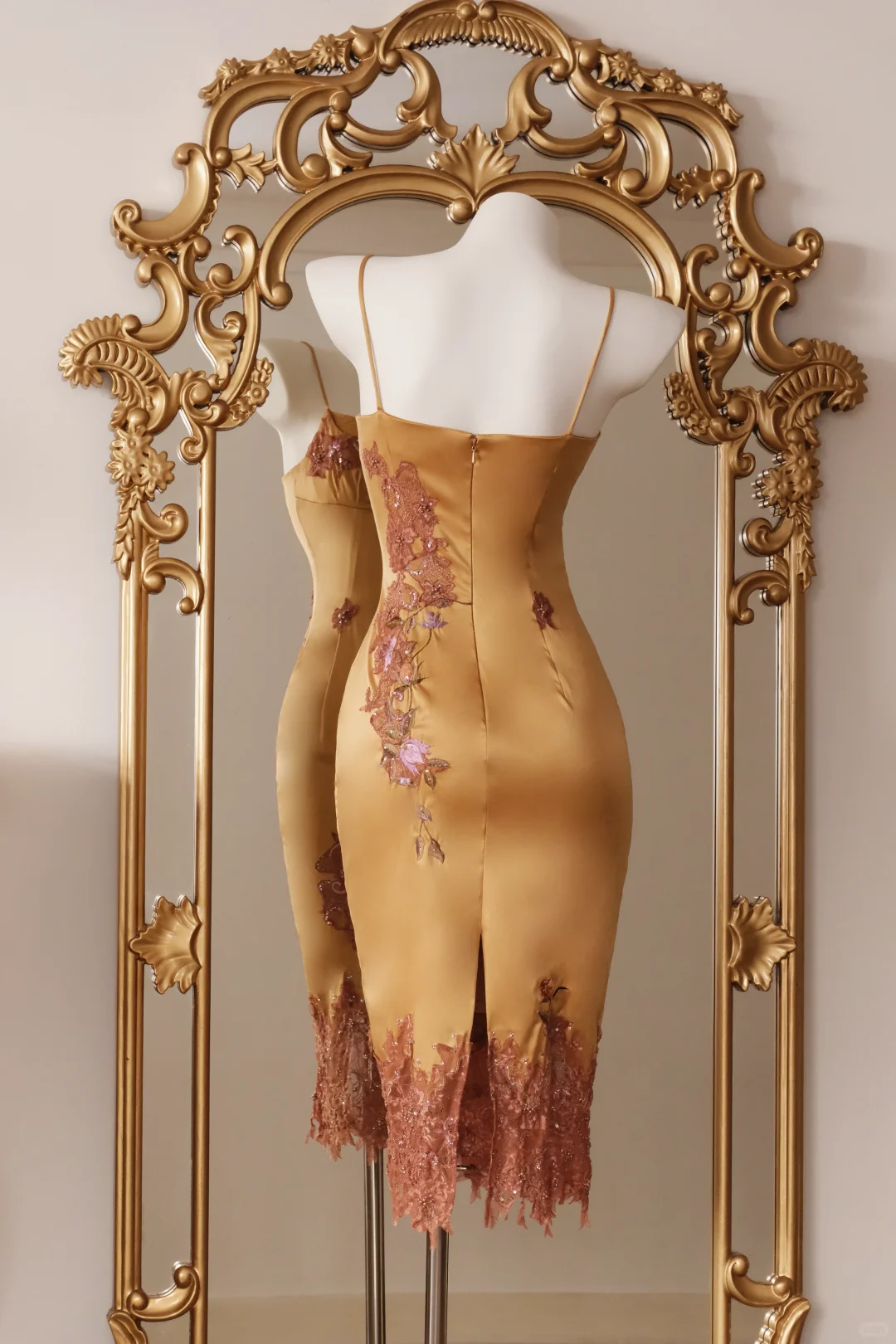 Vintage Sheath Spaghetti Strap Embroidery Satin Short Prom Dress Homecoming Dress DP5438