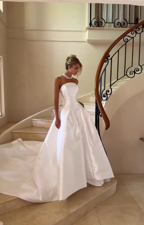 Stunning Ball Gown Strapless White Satin Long Wedding Dresses DP4350