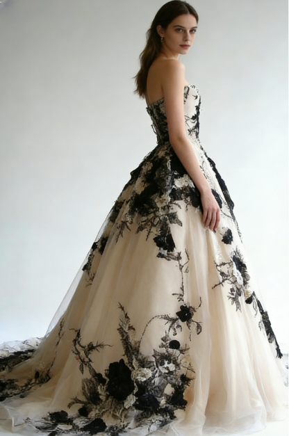 Stunning Ball Gown Sweetheart Neck Black Appliques Tulle Prom Dress Evening Gown DP5038