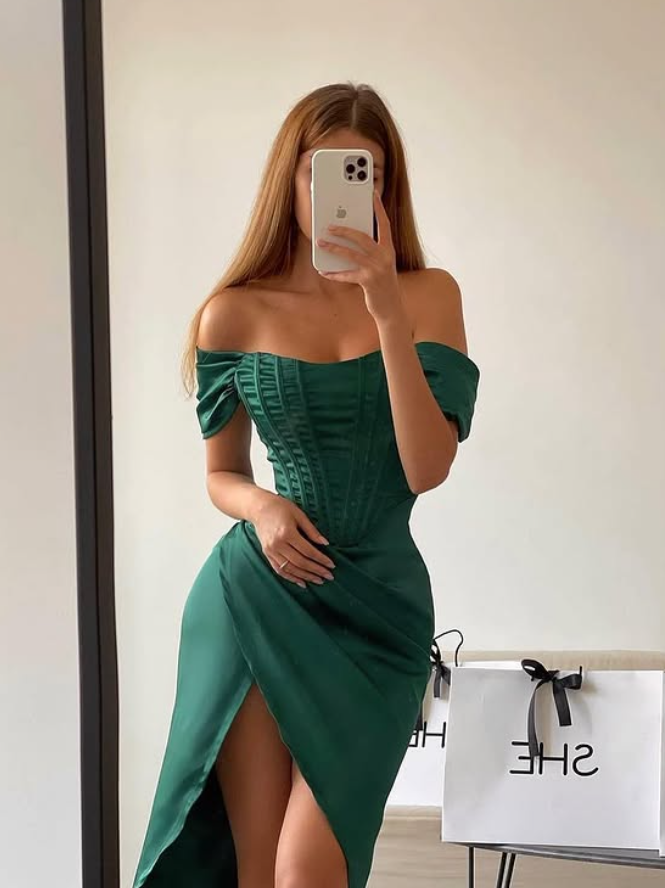 Sweety Green Sheath V Neck Corset Satin Short Homecoming Dress Outfits DP4693