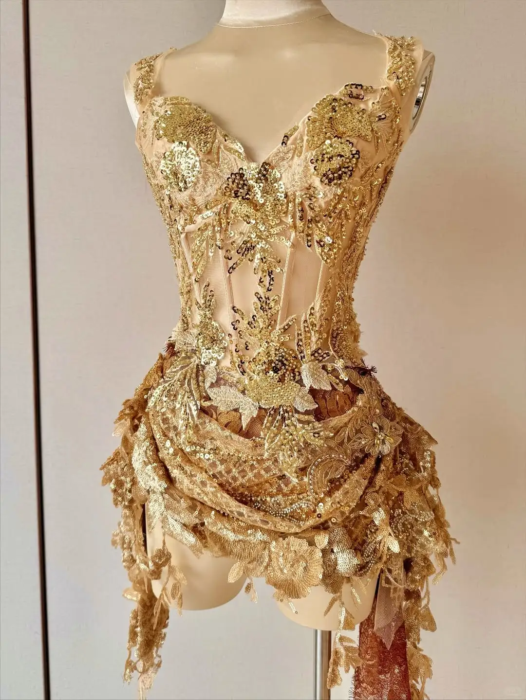 Golden A Line Straps Exquisite Sequin Short Homecoming Dress DP4582
