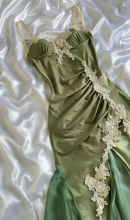 Vintage Olive Green Lace Appliques Satin Homecoming Dress Outfits DP5135