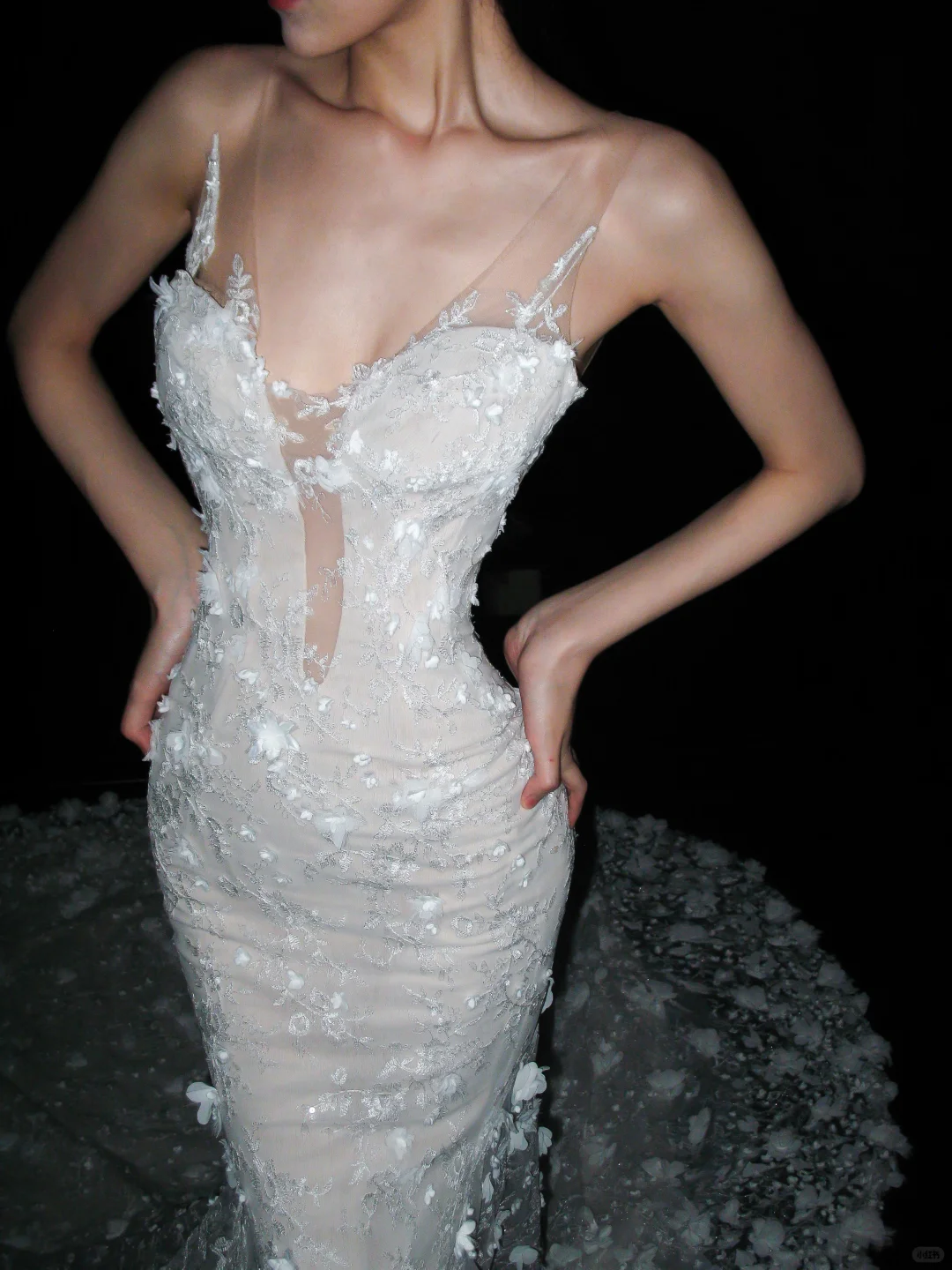 Glamorous Mermaid V Neck Floral Lace Tulle Long Wedding Dress DP5800