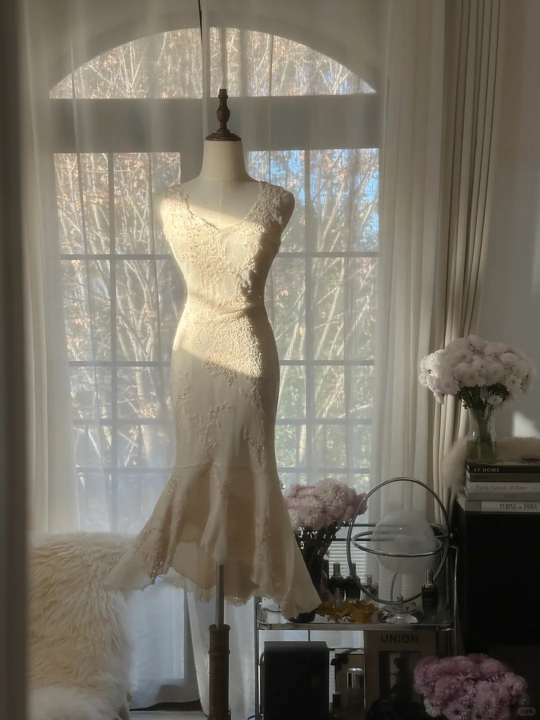 Gentle Mermaid V Neck Appliques White Chiffon Short Homecoming Dress Cocktail Dress DP2478