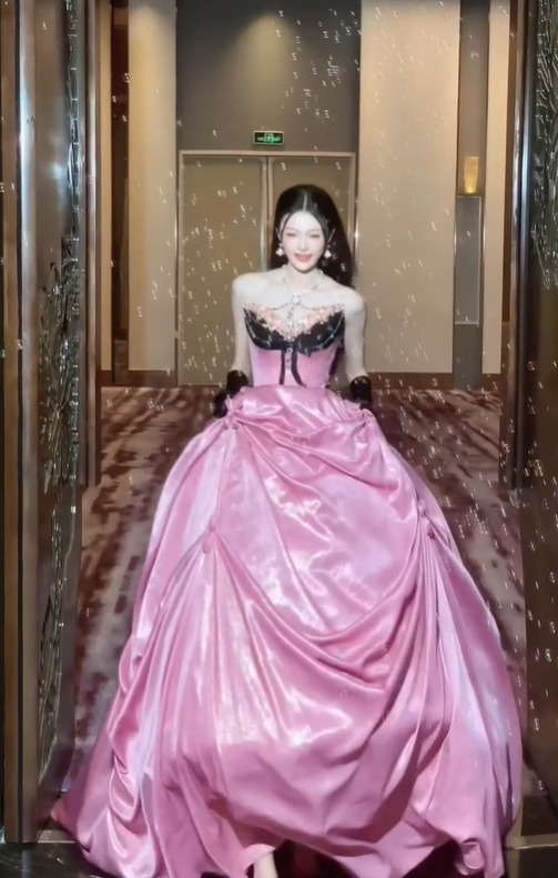 Sweety Pink Ball Gown Sweetheart Neck Pleated Satin Long Prom Dress DP4607
