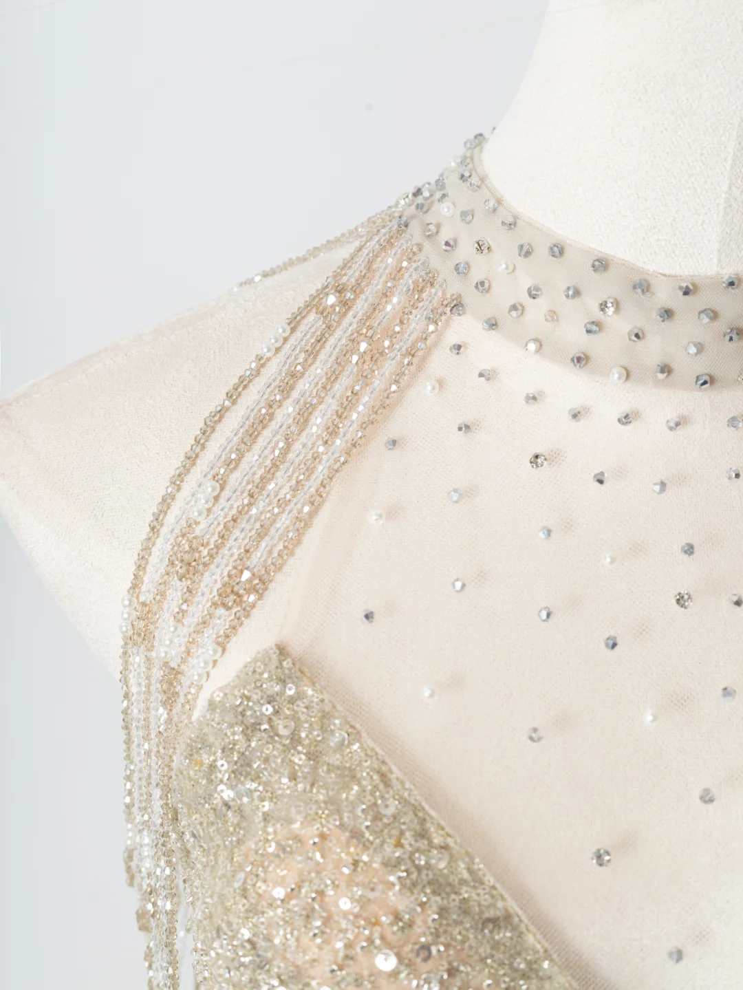 Shiny A Line Halter Beaded Sequin White Organza Long Prom Dresses DP4183