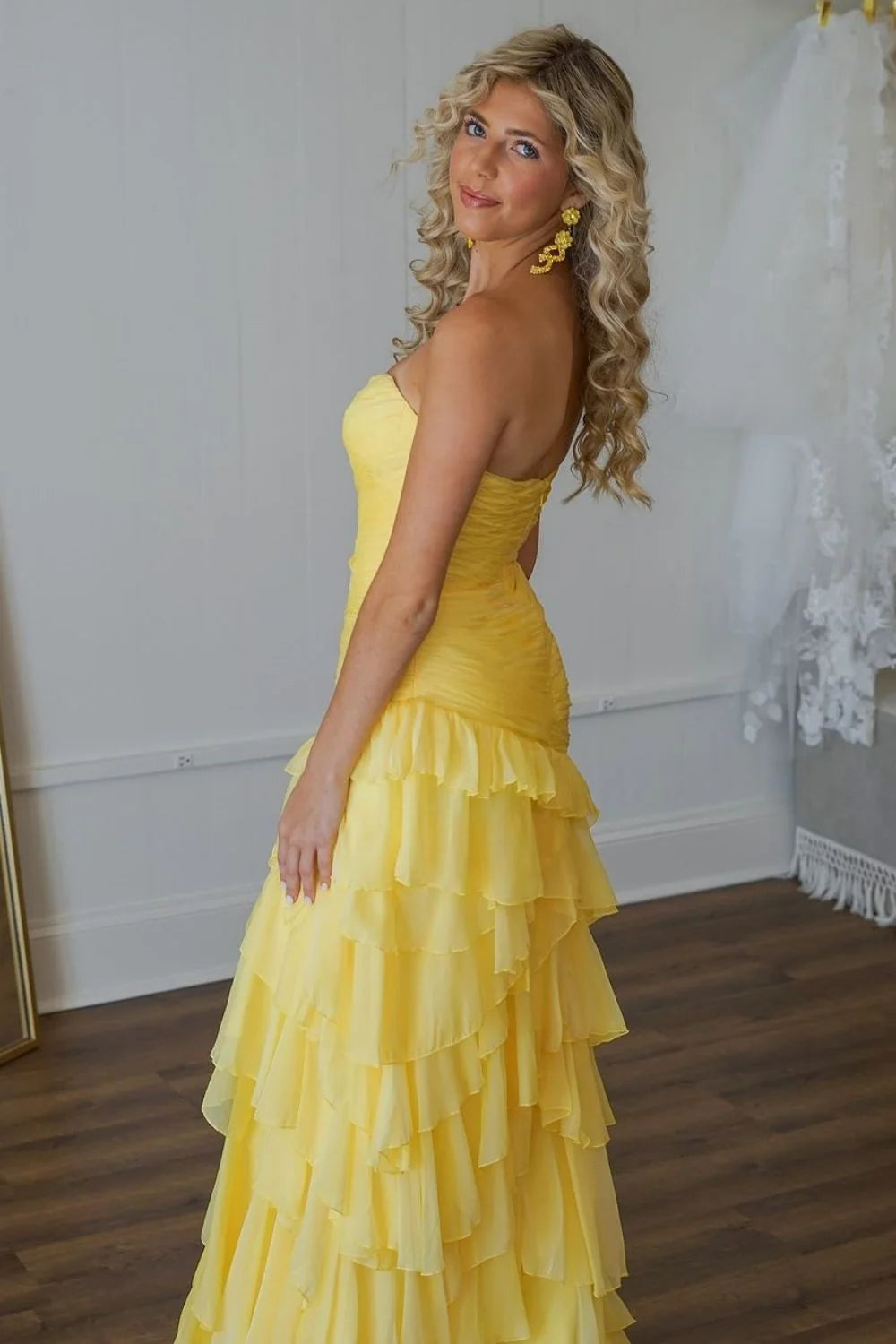 Stunning Yellow Mermaid Sweetheart Long Tiered Chiffon Prom Dress with Slit DP7712