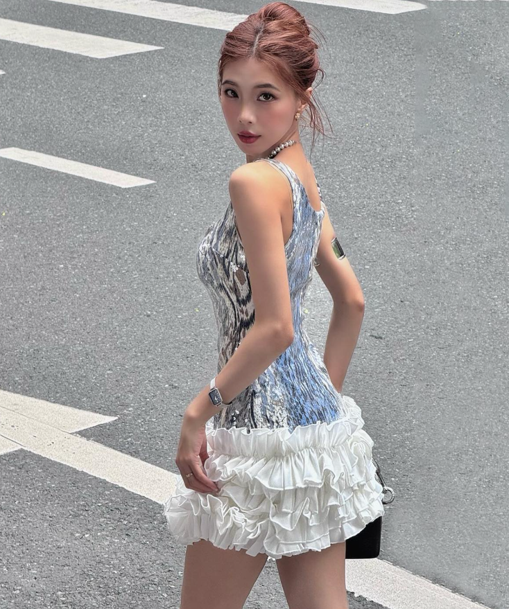 Sexy Silver Sheath Straps Sequin Satin Short Vacation Dress Outfits DP4899