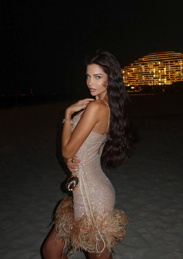 Sexy Sheath Spaghetti Strap Feather Sequin Short Homecoming Dress Outfits DP4690