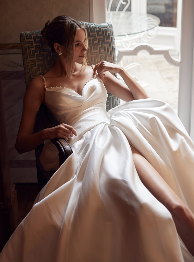 Simple Ball Gown Spaghetti Strap Pearl White Satin Long Wedding Dress with Slit DP5838
