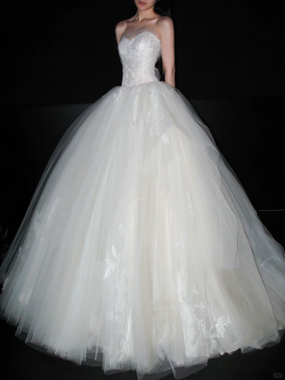 High-class Ball Gown Sweetheart Neck Appliques Lace Tulle Long Wedding Dress DP6365