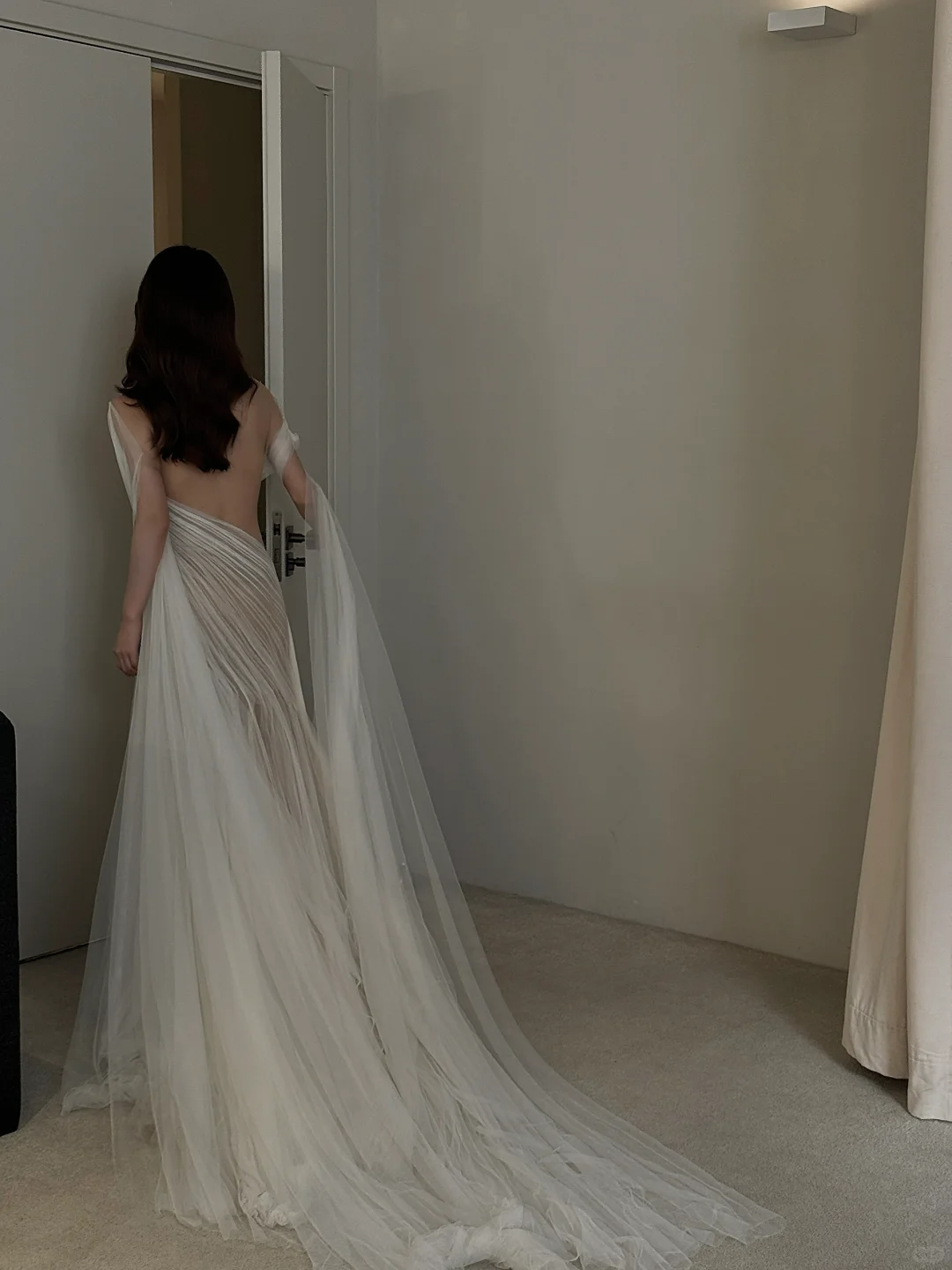 High-class Ball Gown Off the Shoulder Tulle Long Wedding Dress DP4375