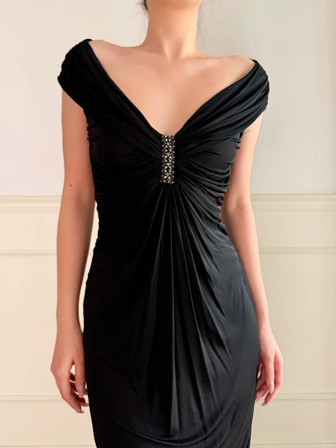 Vintage Sexy Black Sheath V Neck Beaded Pleated Chiffon Homecoming Dress Outfits DP5139