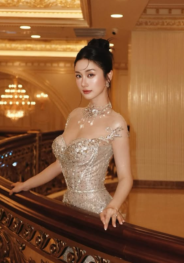 Shiny Mermaid Straps Exquisite Champagne Sequin Long Sweep Prom Dress DP4387