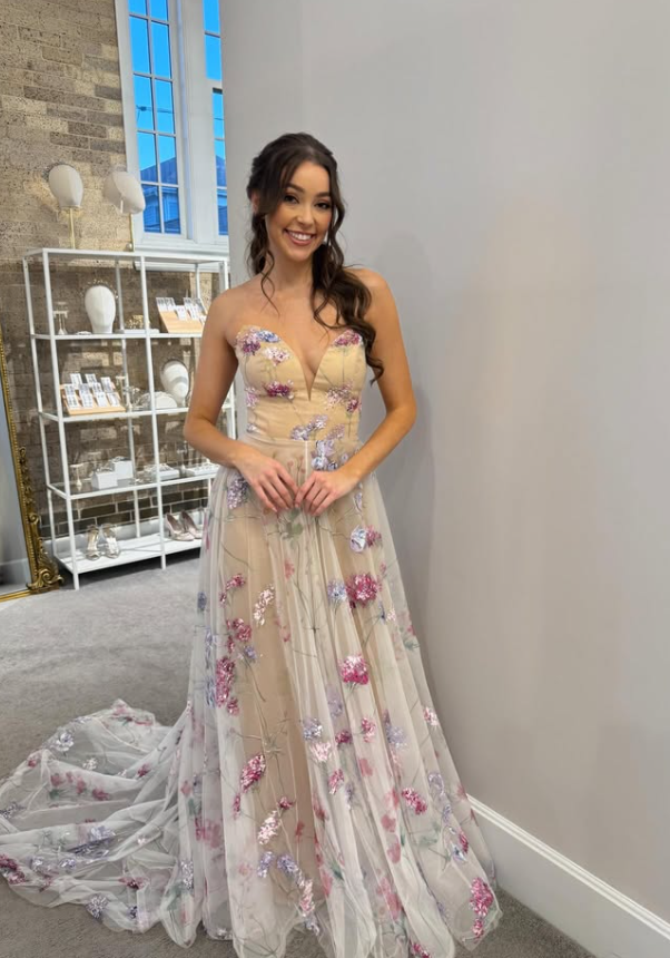 Pretty A Line Sweetheart Neck Floral Sequin Tulle Wedding Dress DP5299