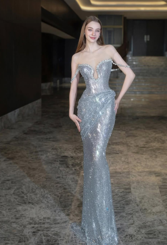 Silver Sheath Spaghetti Straps Exquisite Beaded Sequin Long Prom Dress DP4388