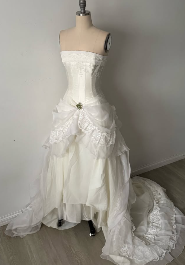 1960s A Line Strapless Ivory Chiffon Lace Satin Wedding Dress DP5292