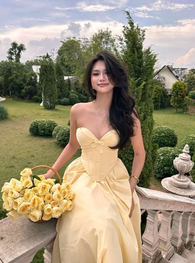 Light Yellow A Line Sweetheart Neck Satin Long Prom Dress 16th Birthday Dress DP3969