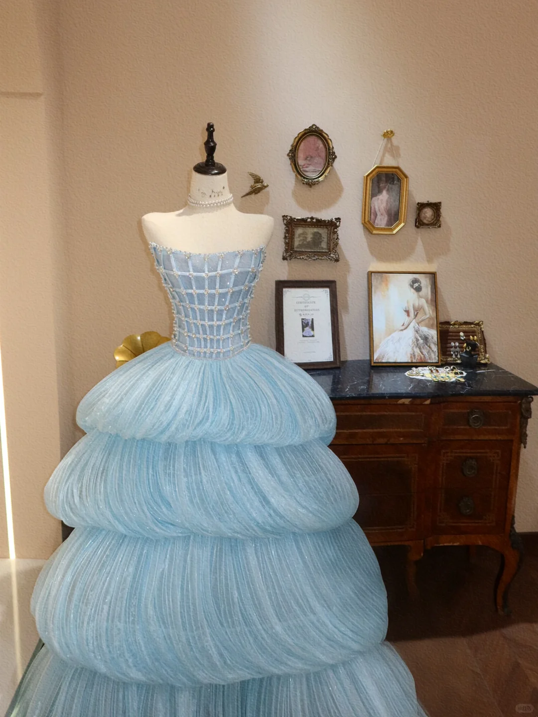 Stunning Ball Gown Strapless Rhinestone Layered Tulle Prom Dress Evening Dress DP7056