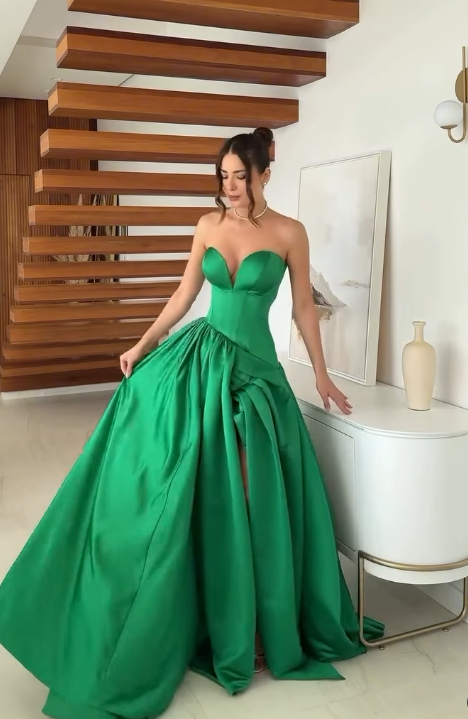 Green A Line Sweetheart Neck Satin Prom Dress Evening Dress with Slit DP4343