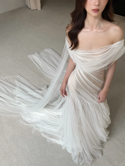 High-class Ball Gown Off the Shoulder Tulle Long Wedding Dress DP4375