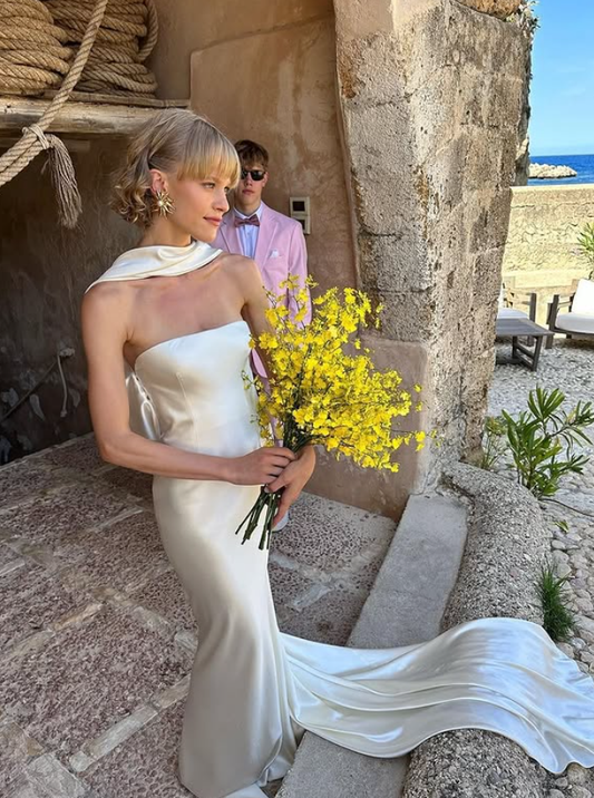 Classic Ivory Sheath Strapless Satin Wedding Dress DP5298