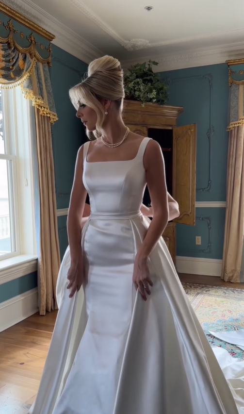 Stunning A Line Spaghetti Strap White Big Bow Satin Wedding Dress DP4351