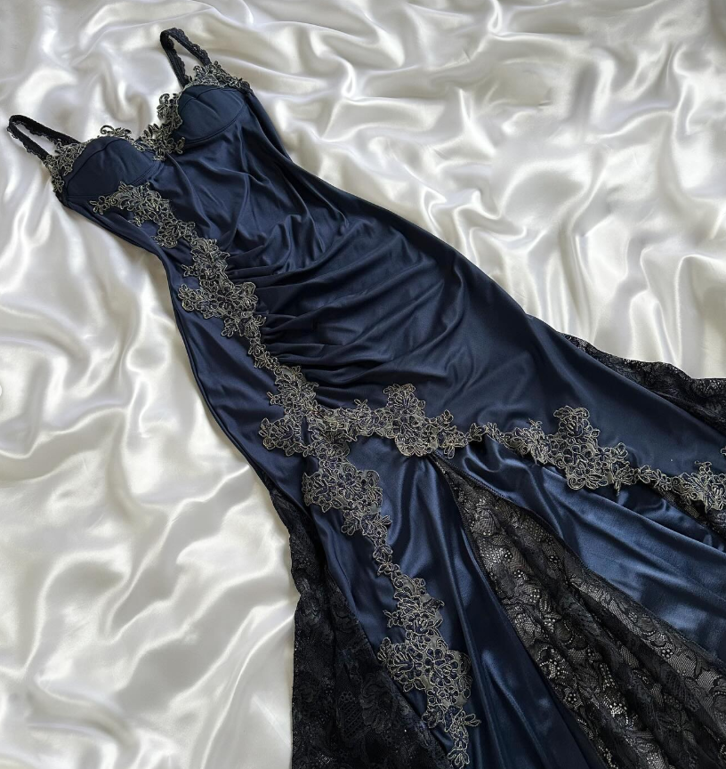 Vintage Navy Blue Mermaid Straps Appliques Lace Satin Prom Dress DP5071