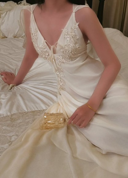 Romantic A Line V Neck White Appliques Chiffon Prom Dress Evening Dress DP7925