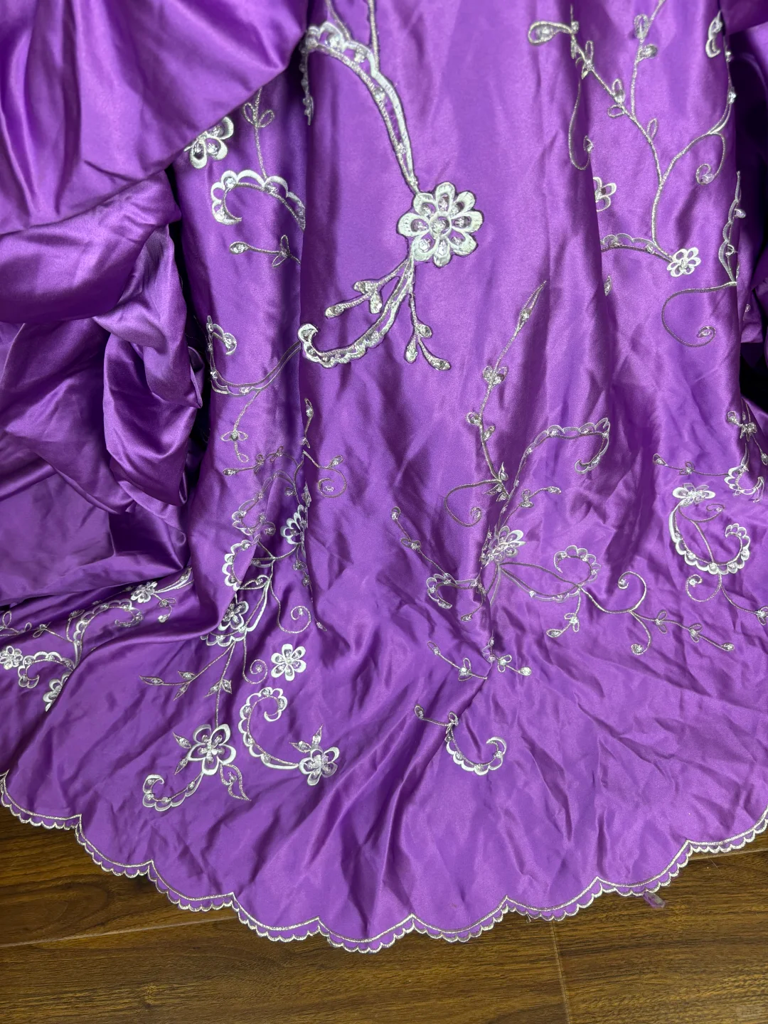 Vintage Purple Ball Gown Strapless White Appliques Satin Prom Dress Sweet 16 Dress DP5655