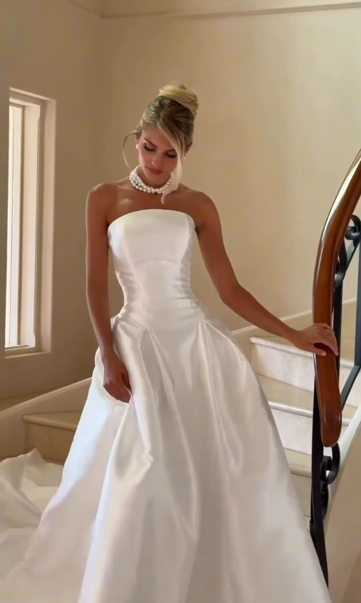 Stunning Ball Gown Strapless White Satin Long Wedding Dresses DP4350