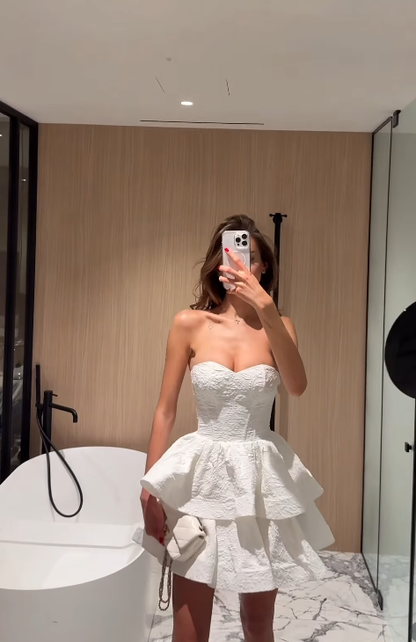 Simple A Line Sweetheart Neck White Print Satin Short Homecoming Dress Outfits DP5996