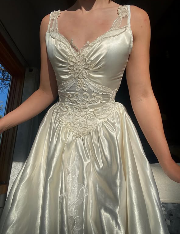 Retro A Line V Neck White Pearl Floral Satin Wedding Dress Prom Dress DP5526