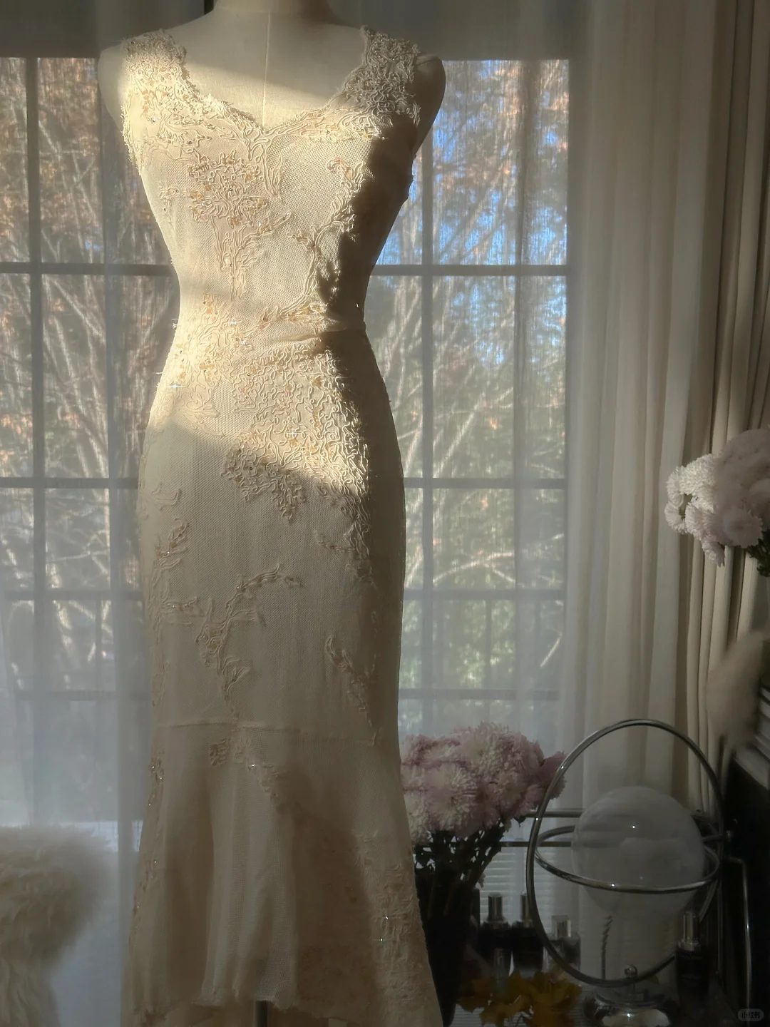 Gentle Mermaid V Neck Appliques White Chiffon Short Homecoming Dress Cocktail Dress DP2478