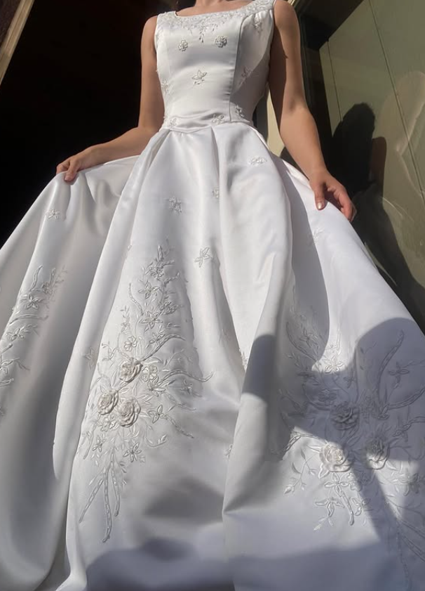 Retro A Line Square Neck Appliques Floral Satin Wedding Dress Prom Dress DP5525