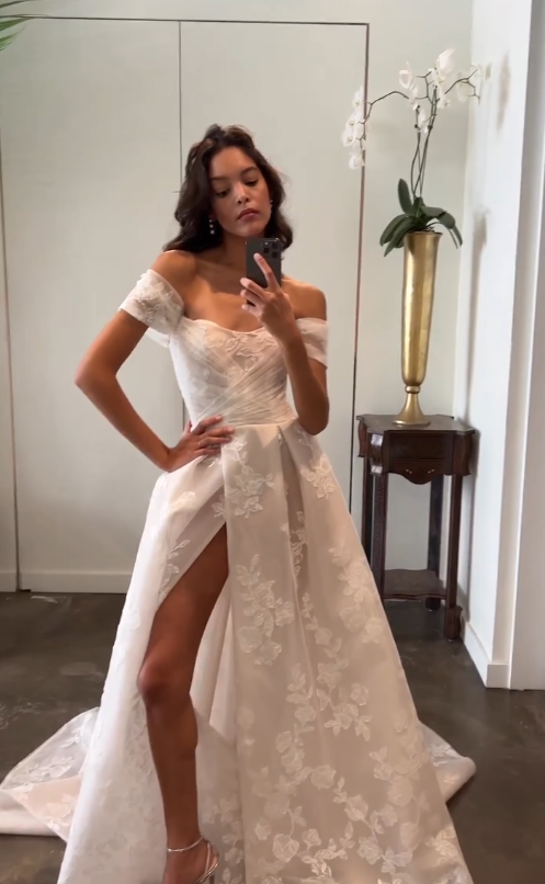 Pretty Ball Gown Off the Shoulder White Appliques Organza Long Wedding Dress with Slit DP4329