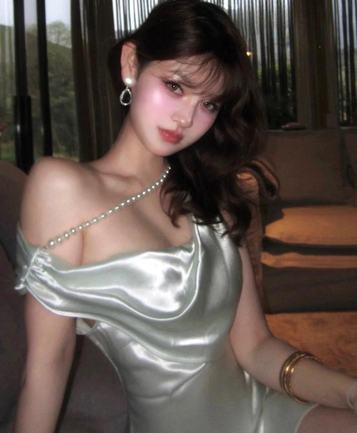 Light Green Sheath Straps Pearl Satin Prom Dress with Slit DP4251