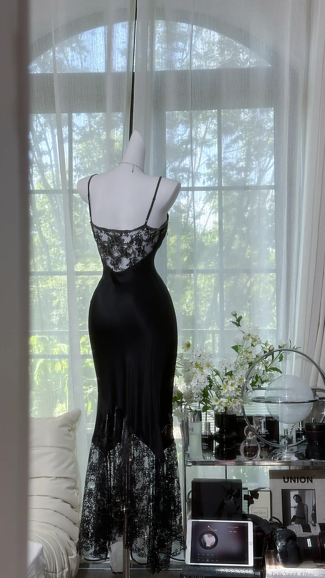 Sexy Vintage Black Mermaid Straps Beaded Lace Satin Prom Dress DP4946
