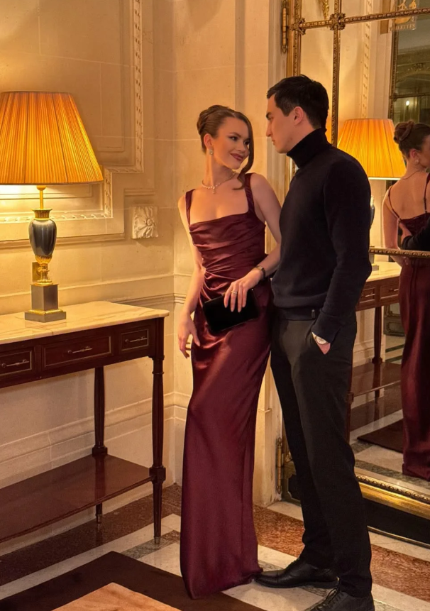 Elegangt Burgundy Sheath Straps Pleated Satin Long Prom Dress DP5025