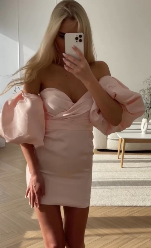 Sweety Sheath Sweetheart Neck Pink Satin Short Homecoming Dress Outfits DP4676