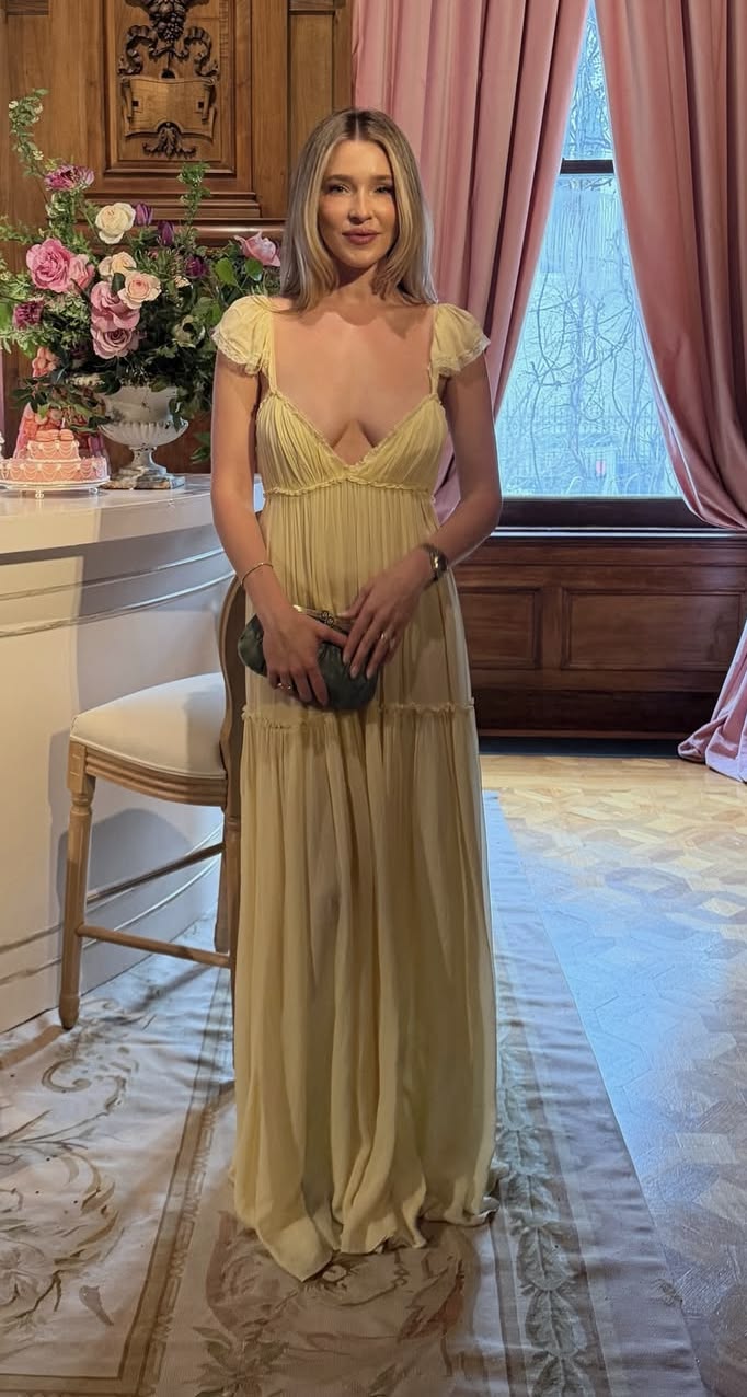Gentle A Line Straps Light Yellow Chiffon Long Prom Dress Outfits DP6827