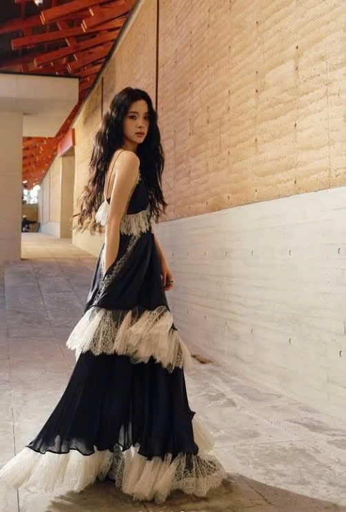 Ethereal A Line Spaghetti Strap Layered White Lace Black Chiffon Prom Dress Evening Dresses DP7583