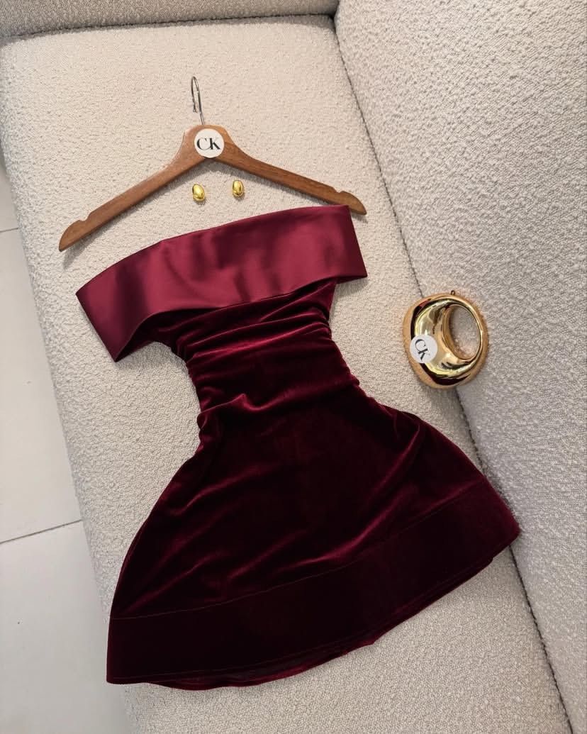 Elegant Burgundy A Line Off the Shoulder Velvet Short Prom Dress Homecoming Dress DP5318