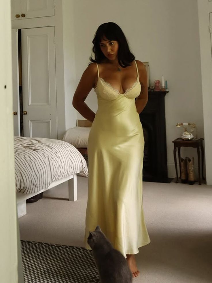Simple A Line Spaghetti Straps Yellow Lace Satin Prom Dress Outfits DP6840