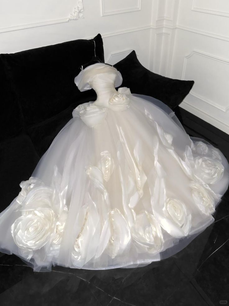 Stunning Ball Gown Off the Shoulder White Lace Satin Wedding Dress DP4151